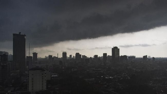 Jakarta Dilanda Angin Puting Beliung