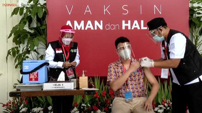 Raffi Ahmad Ikut Vaksinasi Covid-19 Perdana Hari Ini