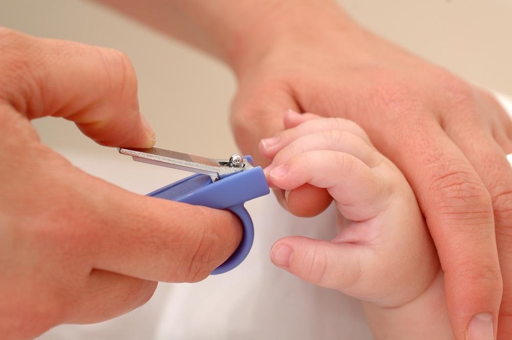 tips memotong kuku bayi